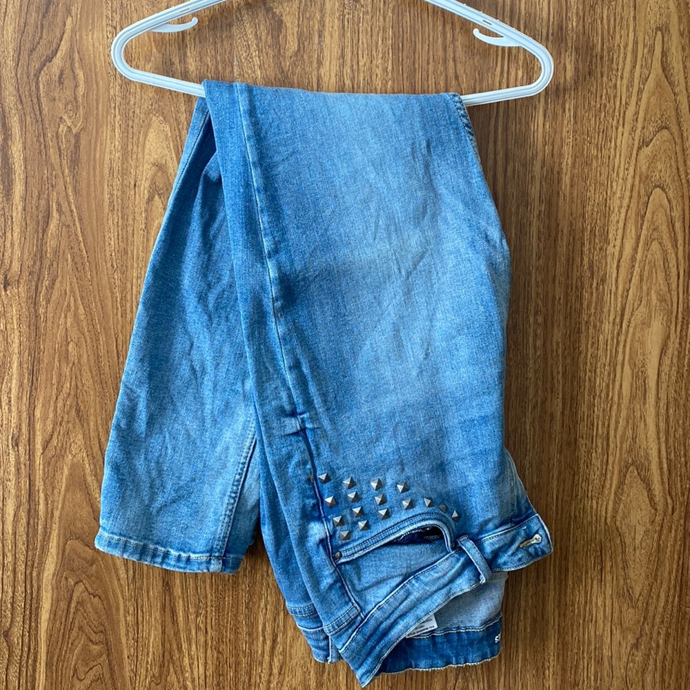 3/$20 The perfect pair of jeans